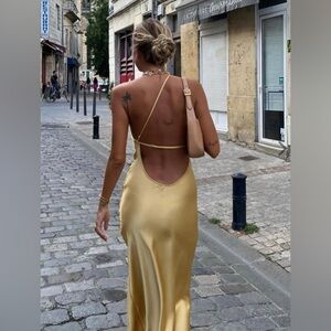 Backless Zara dress